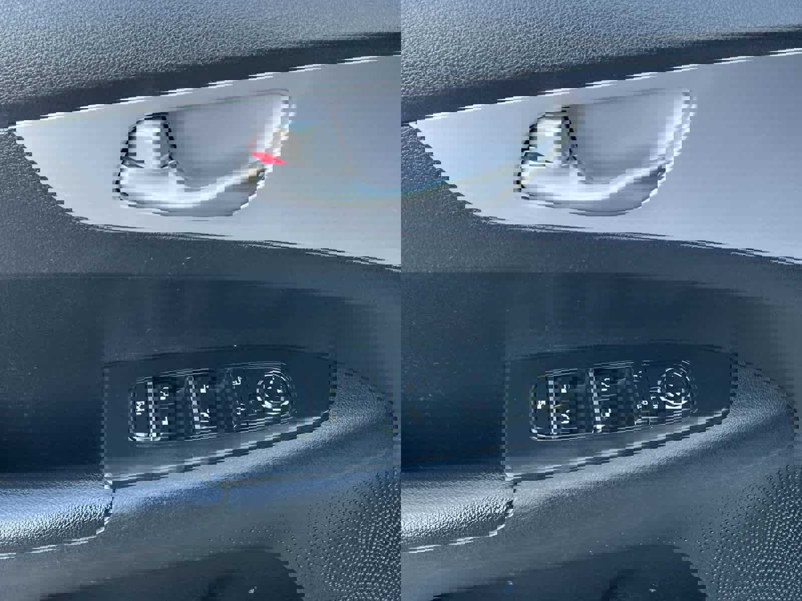 Used 2024 Kia Forte LXS image 13