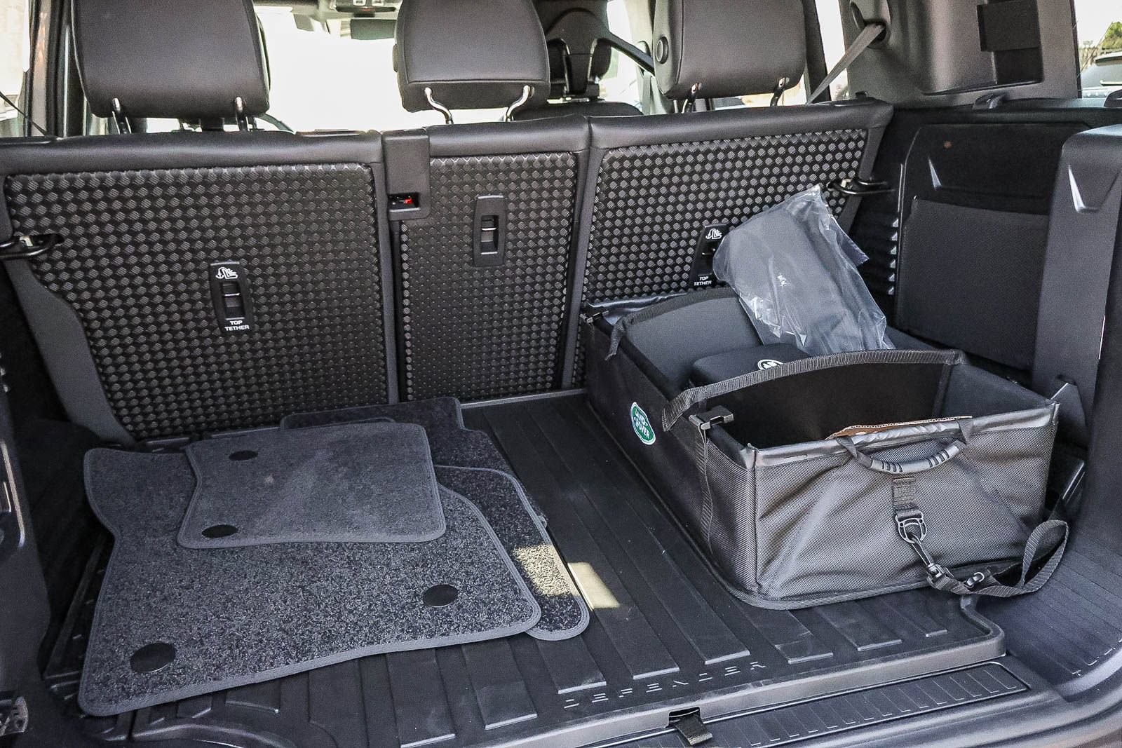New 2026 Land Rover Defender 110 X-Dynamic SE AWD/4WD image 26