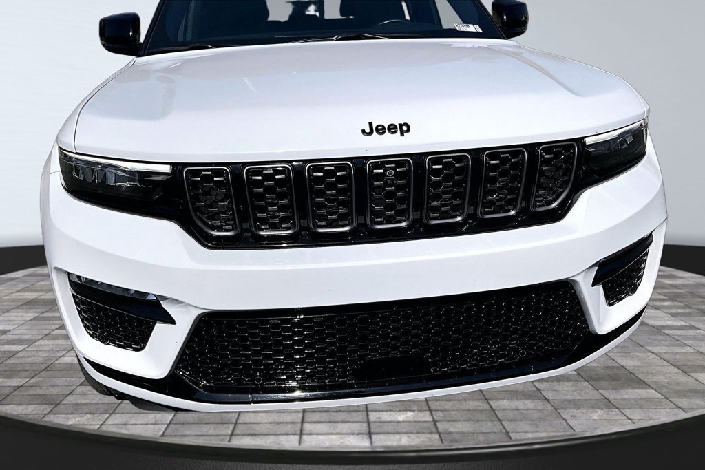 Used 2025 Jeep Grand Cherokee Summit w/ Obsidian Package AWD/4WD image 29