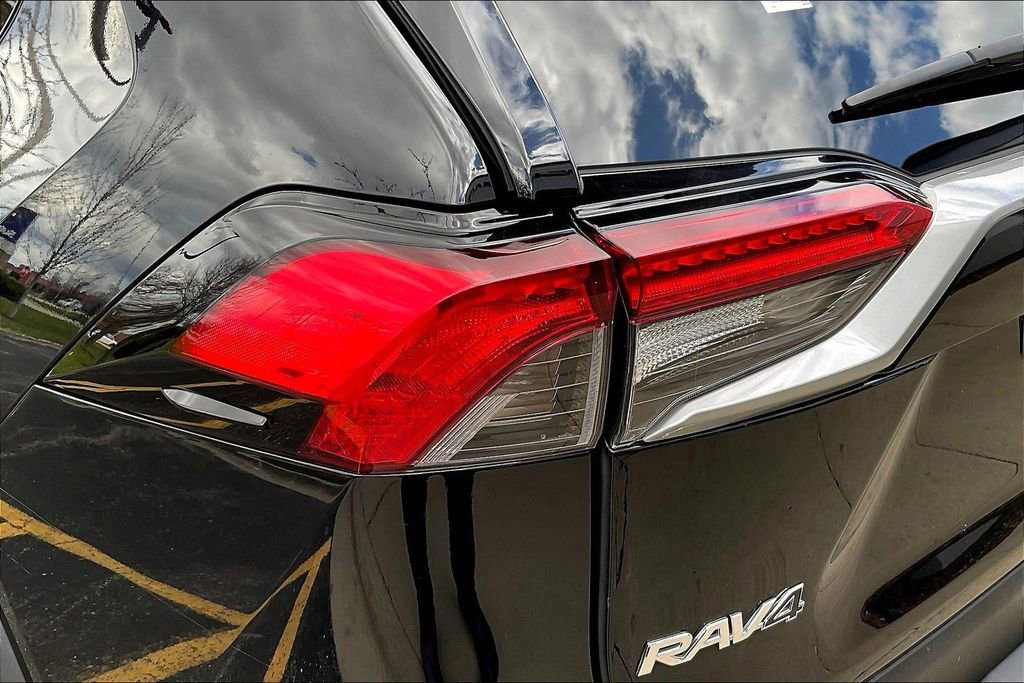 Used 2019 Toyota RAV4 Limited AWD/4WD image 33