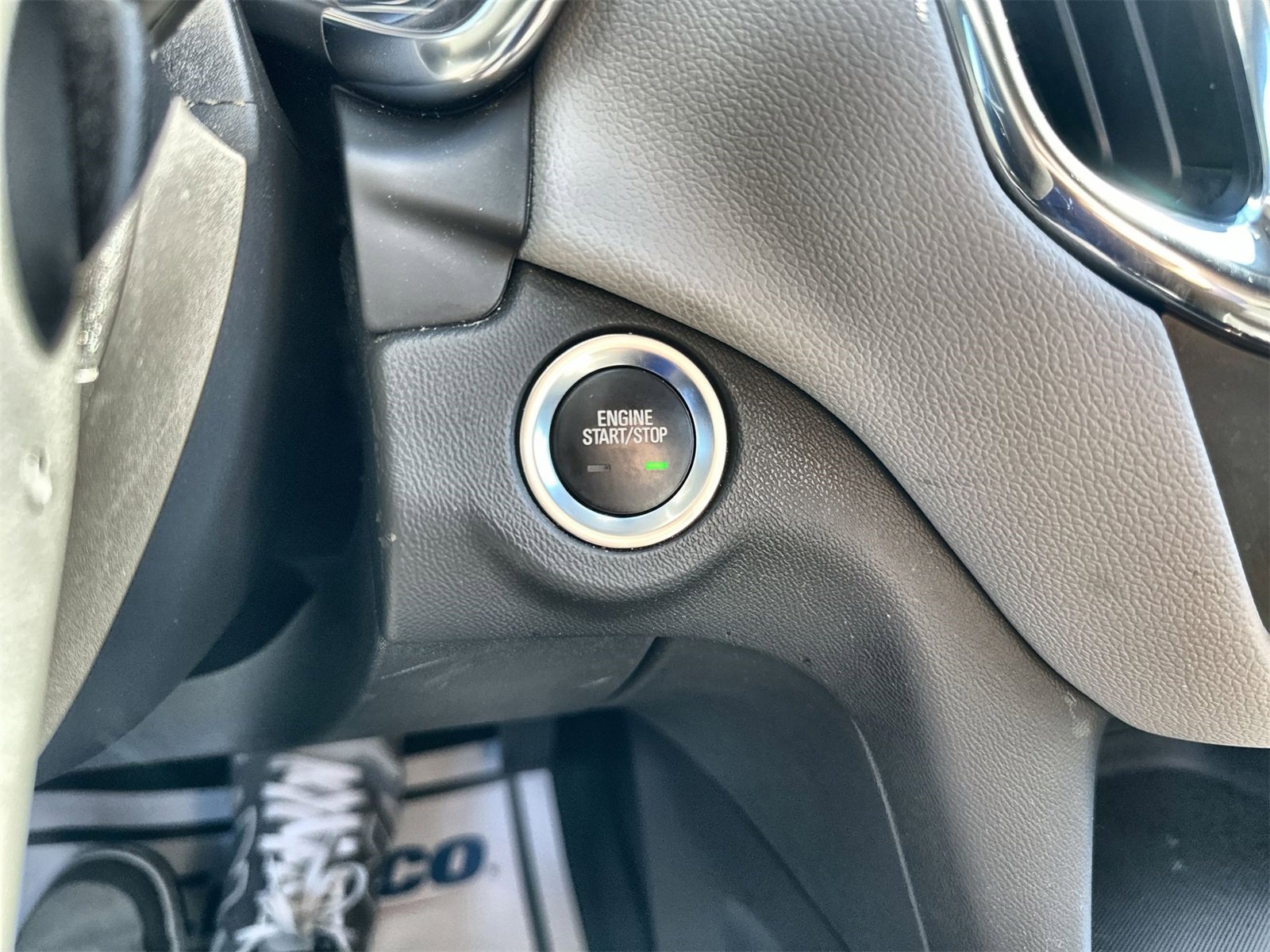 Used 2022 Chevrolet Equinox LS w/ LS Convenience Package image 16