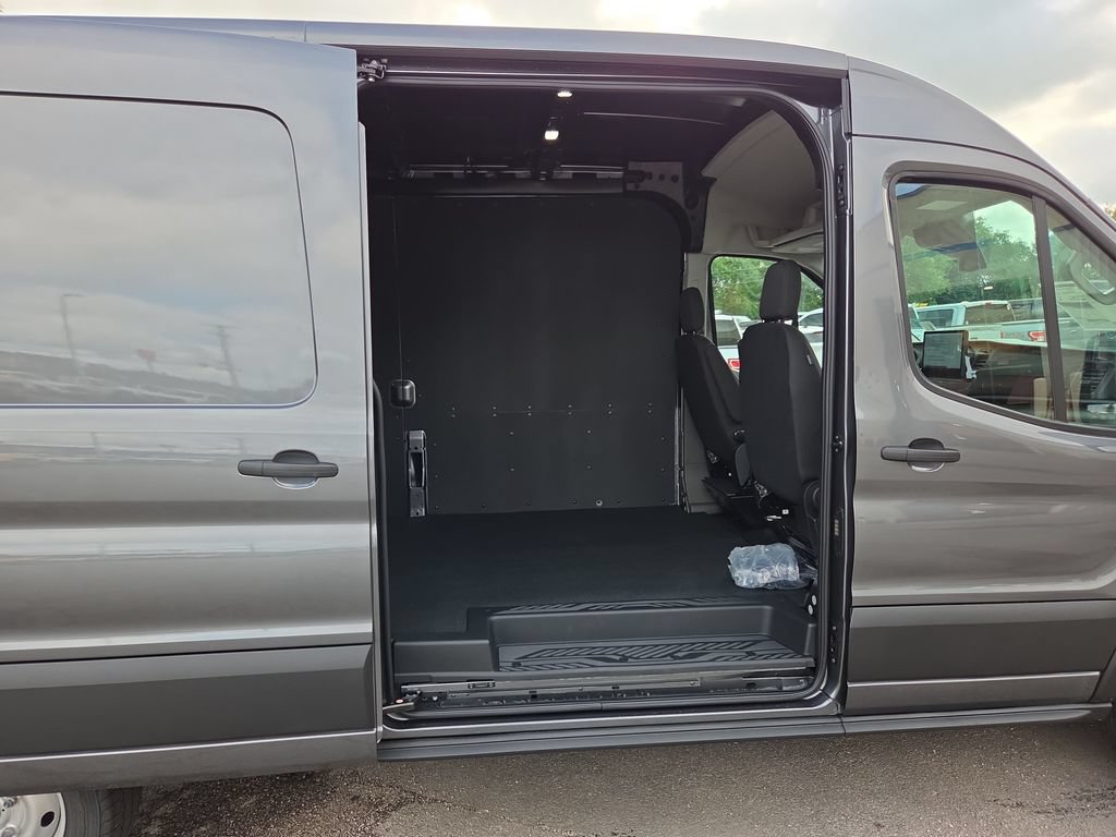 New 2026 Ford Transit 250 148 Medium Roof w/ Load Area Protection Package RWD image 10
