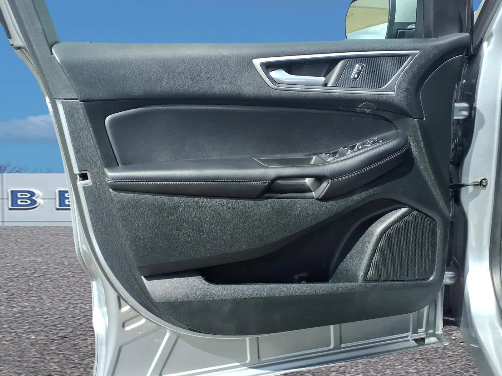 Used 2024 Ford Edge SEL w/ Convenience Package AWD/4WD image 11