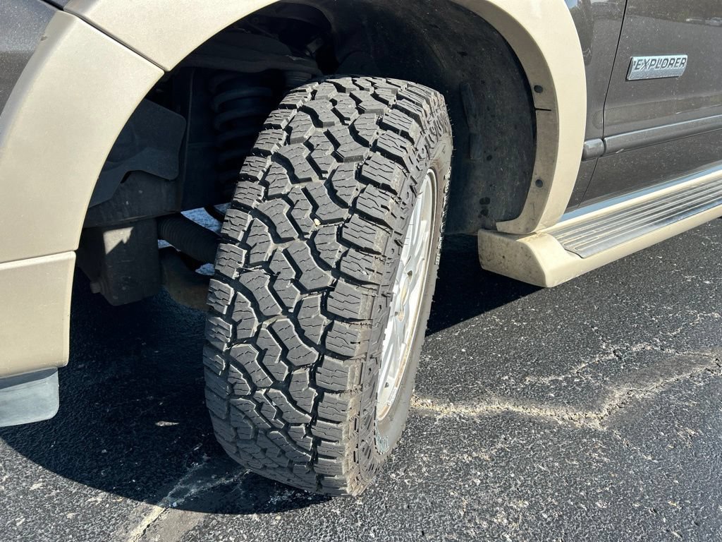 Used 2007 Ford Explorer Eddie Bauer RWD image 4