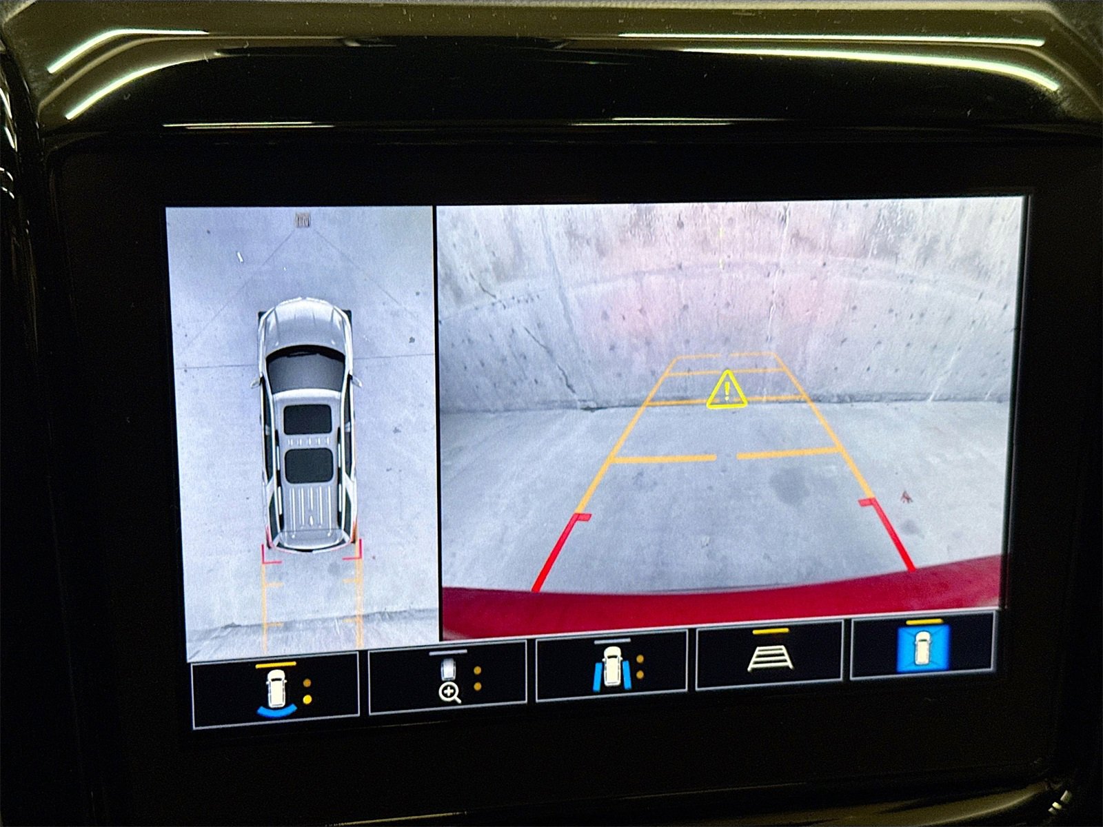 Used 2023 Chevrolet Traverse RS w/ LPO, Floor Liner Package image 14