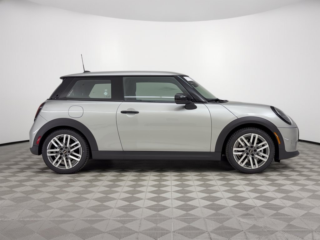 Used 2026 MINI Cooper 2-Door Hardtop FWD image 8