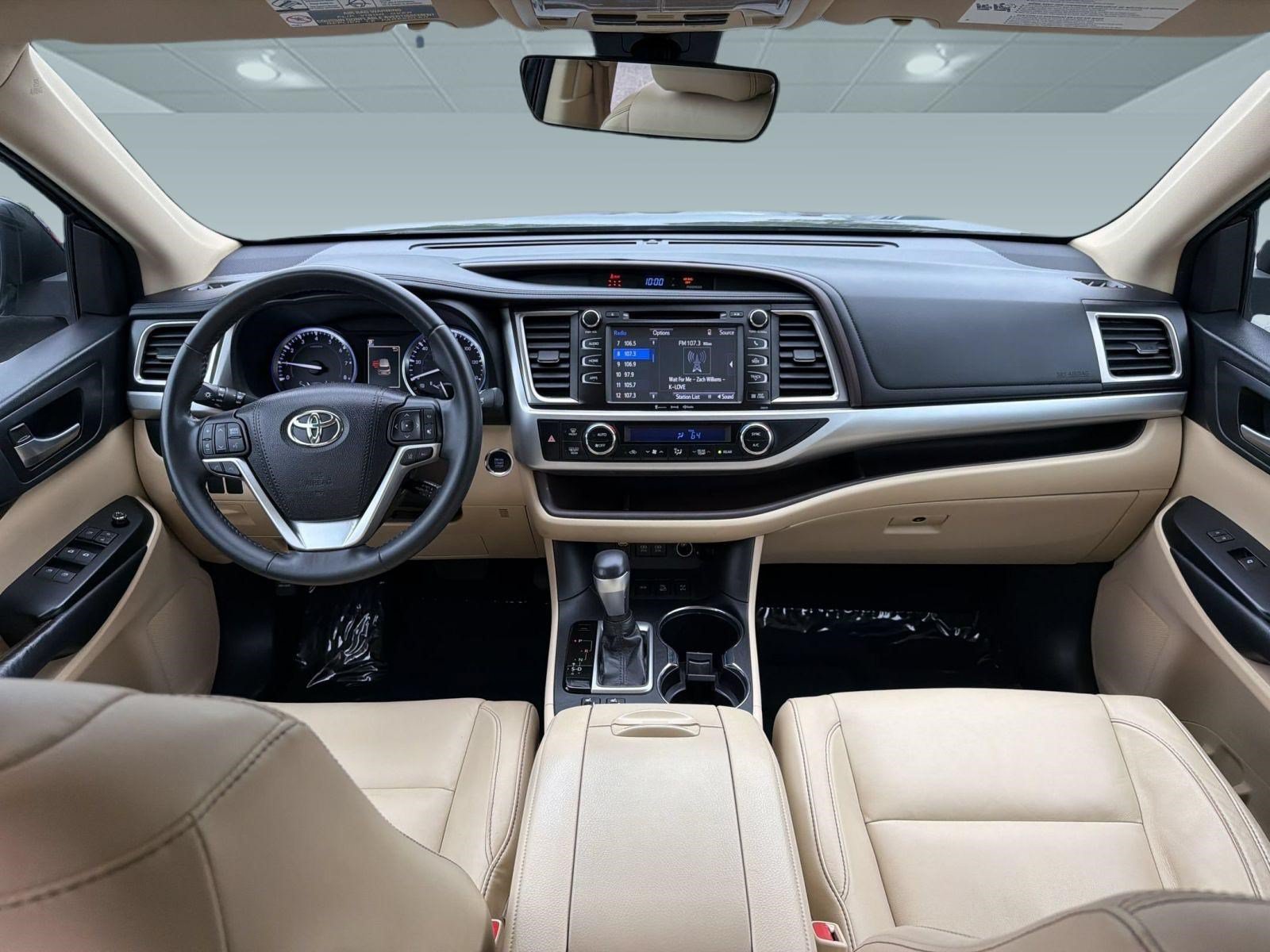 Used 2018 Toyota Highlander XLE AWD/4WD image 15