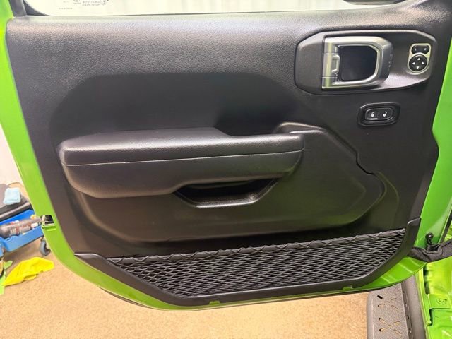 Used 2025 Jeep Wrangler Willys image 14