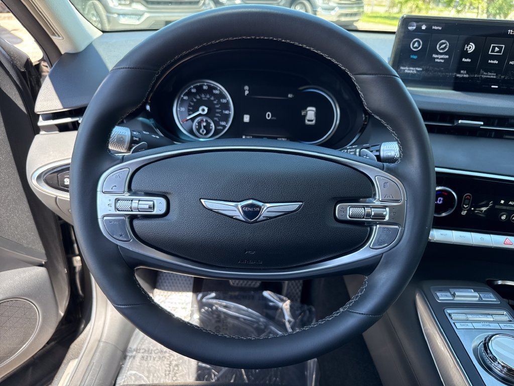 Used 2025 Genesis GV70 2.5T w/ Select Package AWD/4WD image 15