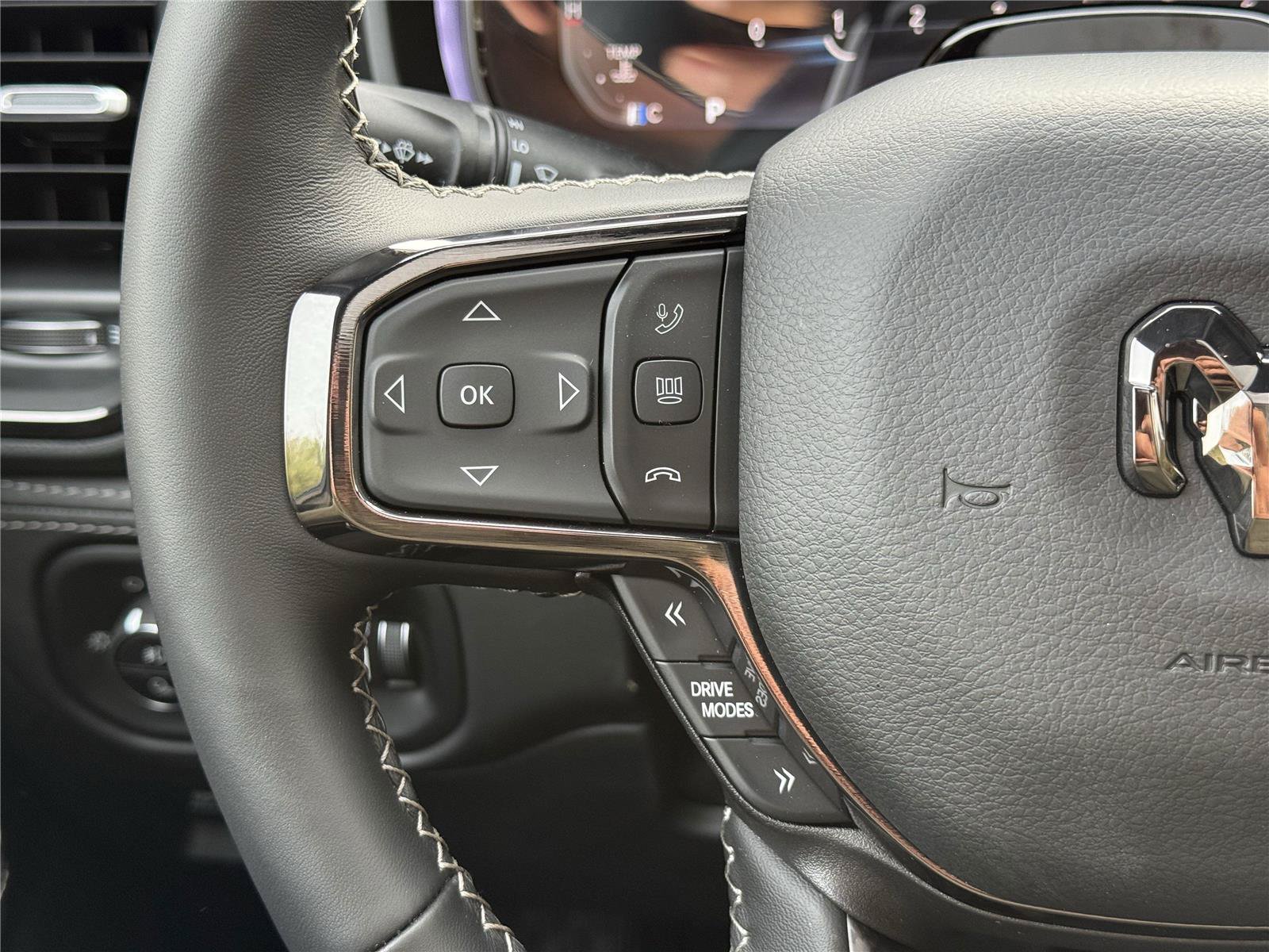 New 2025 RAM 1500 Limited AWD/4WD image 21