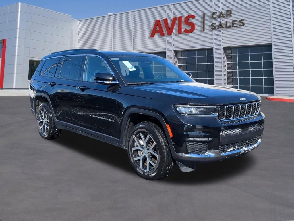 Used 2024 Jeep Grand Cherokee L Limited w/ Luxury Tech Group II image 3