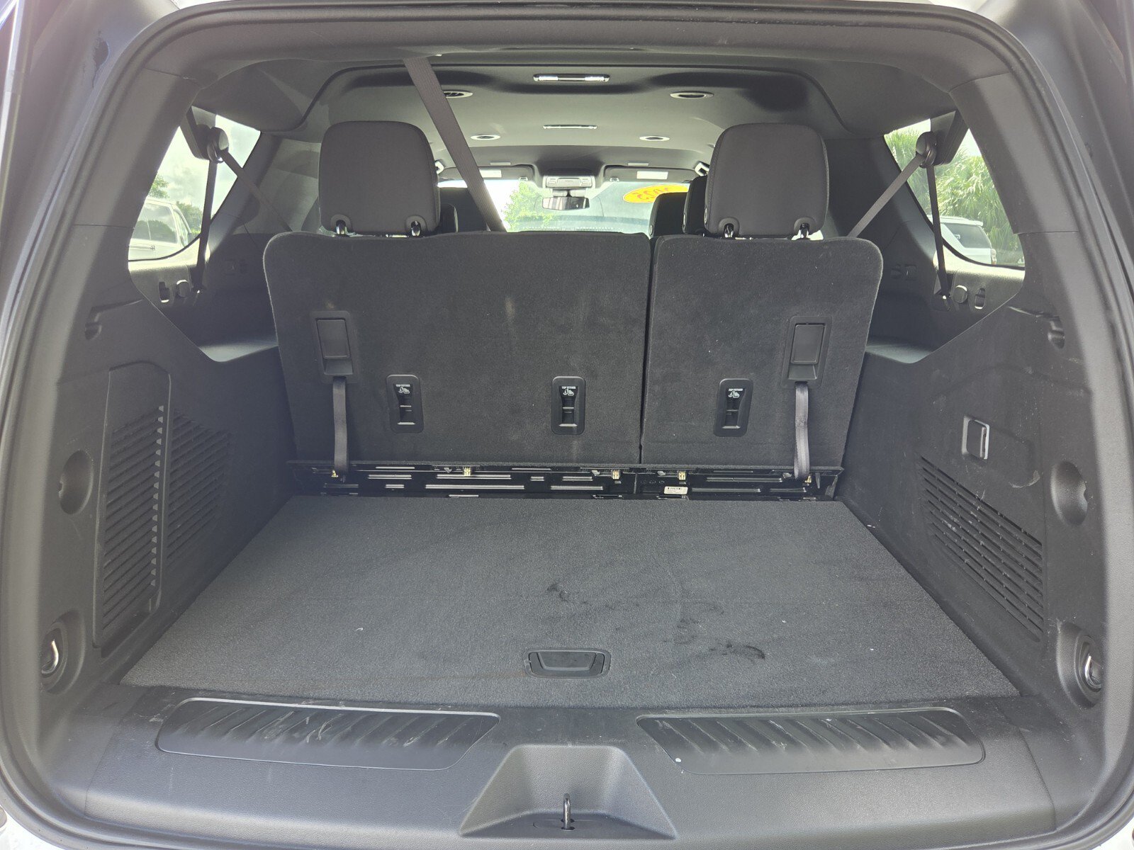 Certified 2025 Chevrolet Suburban LS RWD image 14