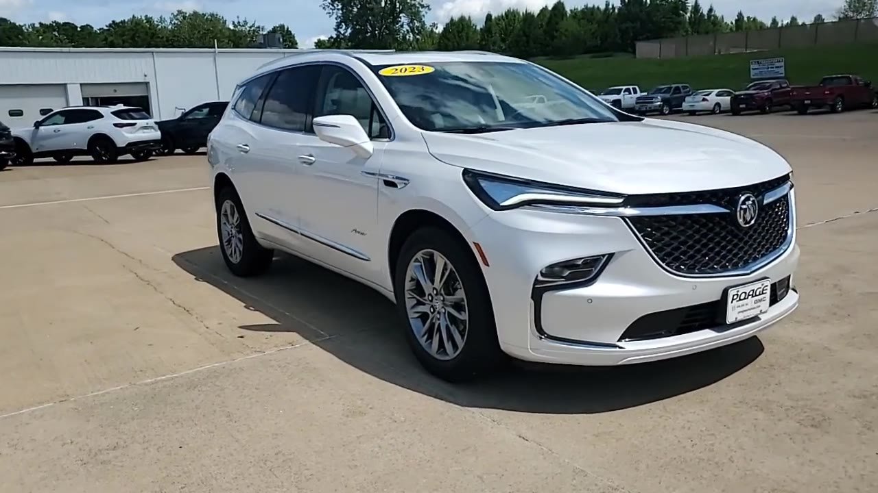 Used 2023 Buick Enclave Avenir w/ Avenir Technology Package AWD/4WD image 2