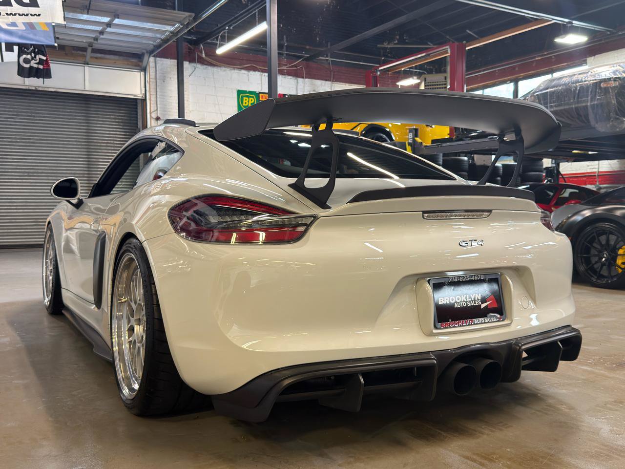 Used 2016 Porsche Cayman GT4 RWD image 10