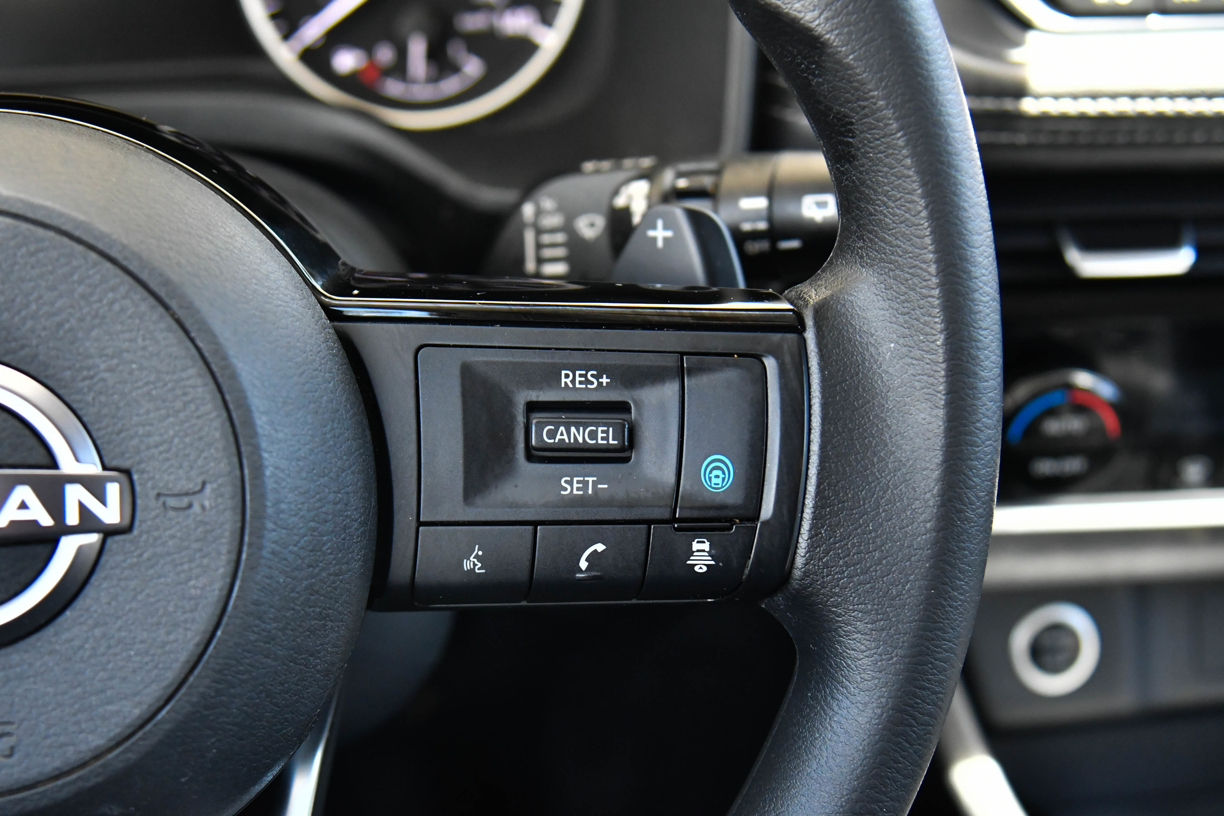 Used 2022 Nissan Rogue SV AWD/4WD image 29