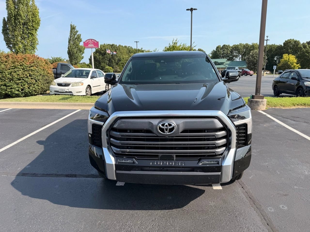 Used 2025 Toyota Tundra Limited AWD/4WD image 8