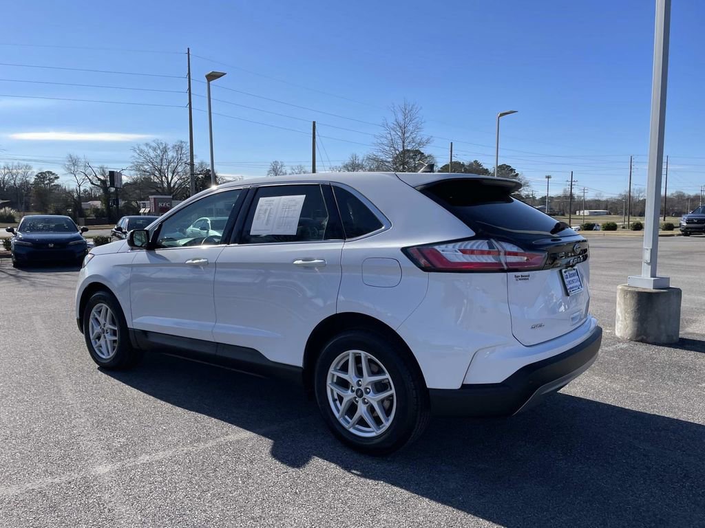 Used 2021 Ford Edge SEL w/ Convenience Package image 4