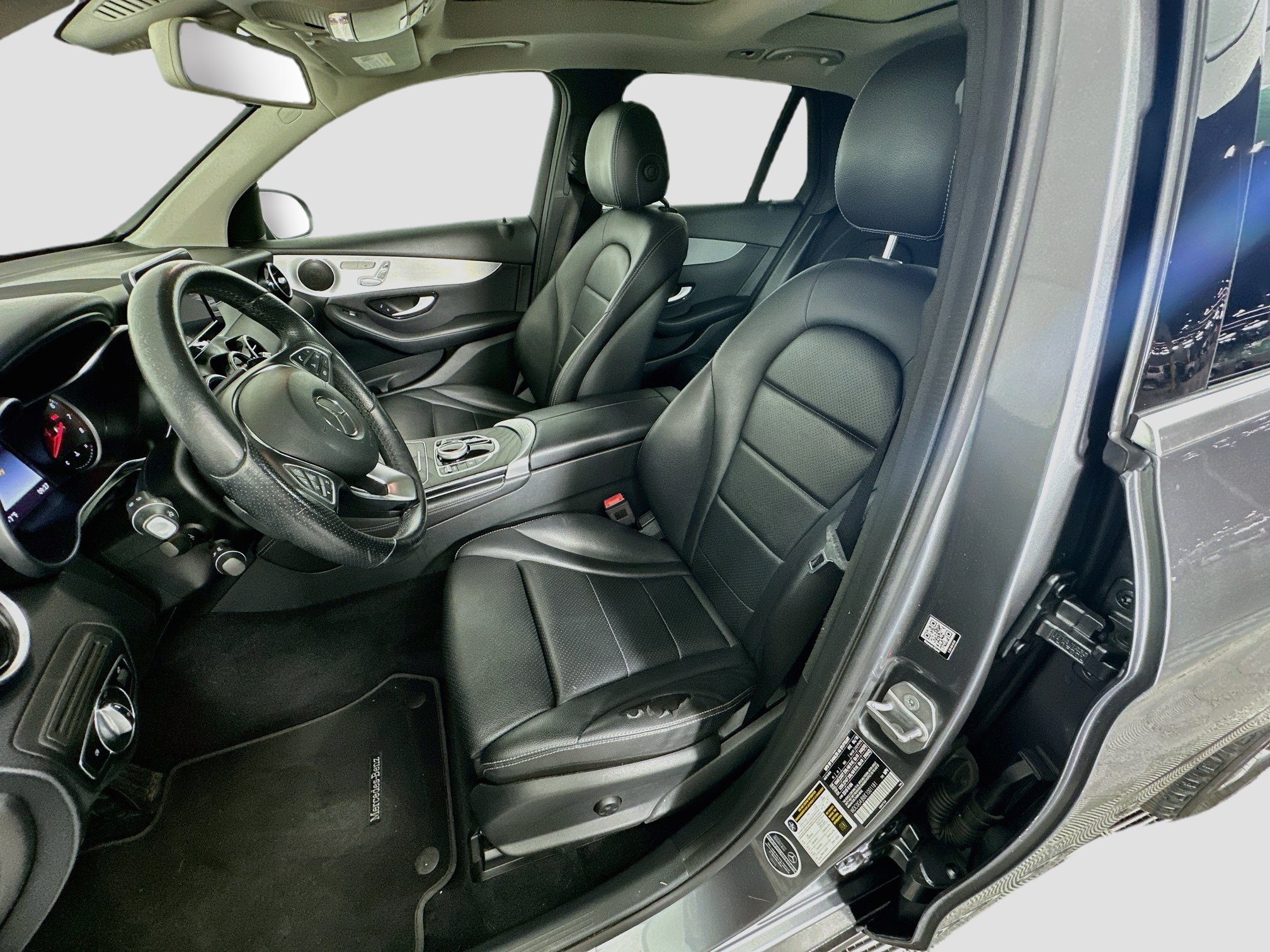 Used 2019 Mercedes-Benz GLC 300 image 13