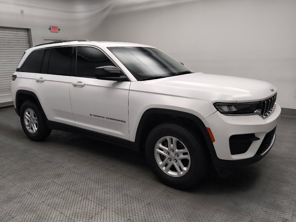 Used 2024 Jeep Grand Cherokee Laredo w/ Trailer Tow Package RWD image 11
