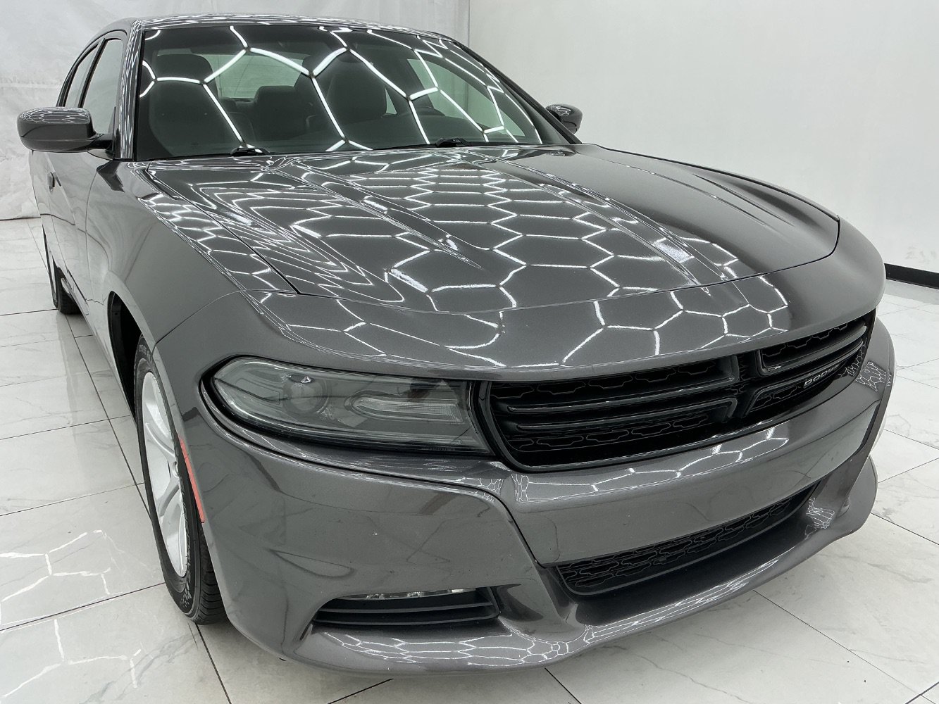 Used 2020 Dodge Charger SXT w/ Leather Interior Group RWD image 3