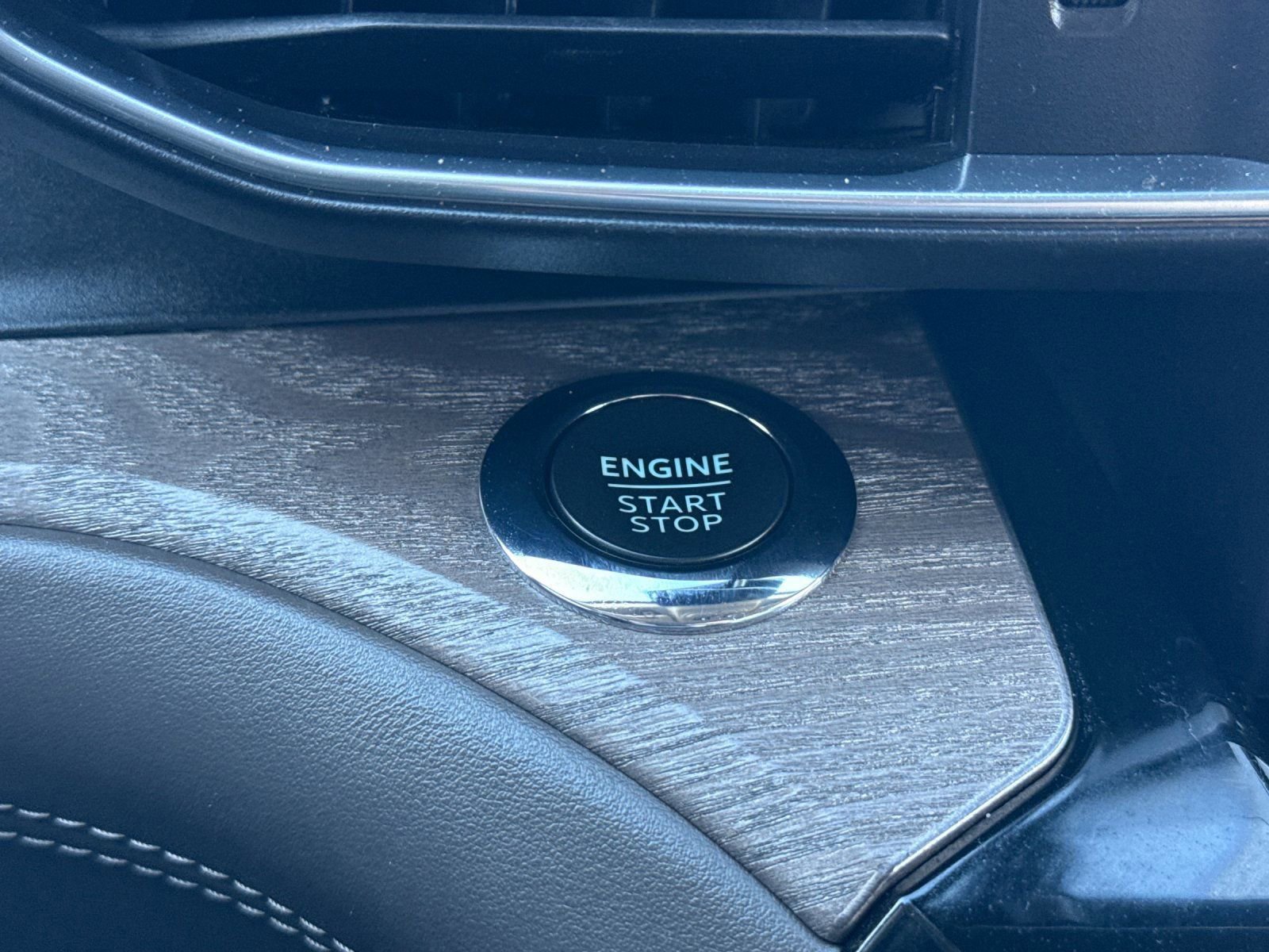 Used 2022 Ford Explorer Platinum w/ Equipment Group 601A image 27