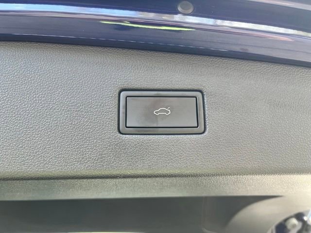 Used 2022 Volkswagen Tiguan SE AWD/4WD image 8