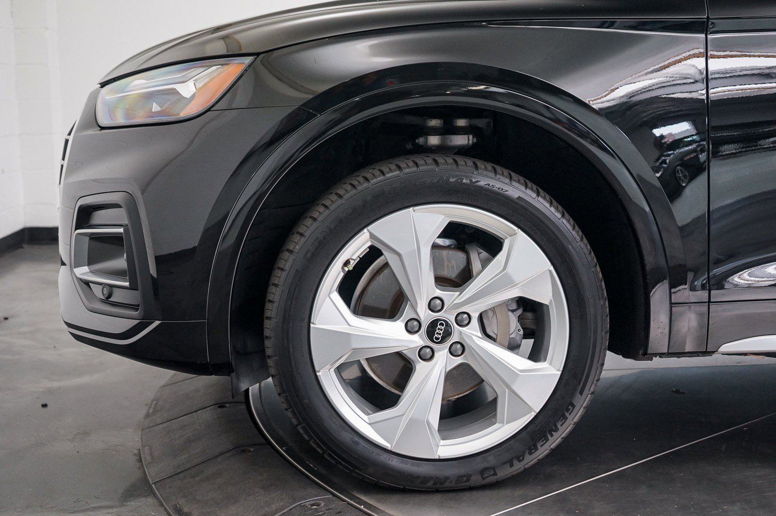 Used 2021 Audi Q5 2.0T Premium Plus w/ Premium Plus Package AWD/4WD image 11