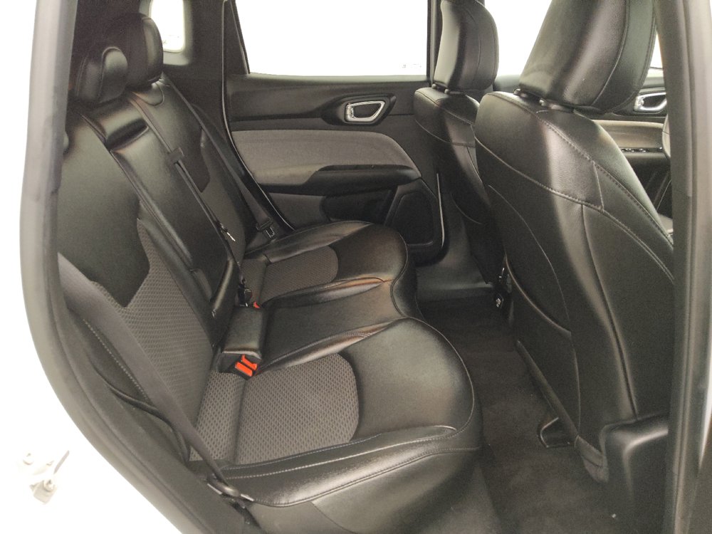 Used 2024 Jeep Compass Latitude AWD/4WD image 19