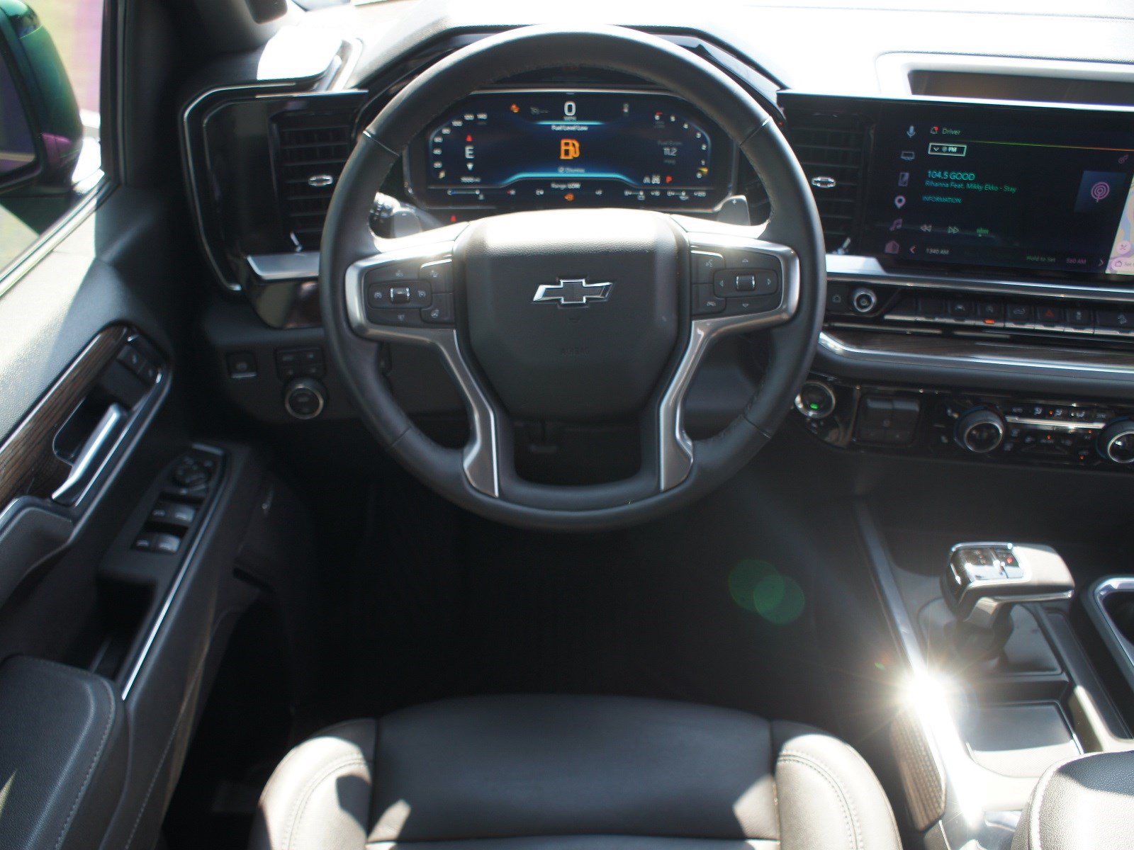 Used 2025 Chevrolet Silverado 1500 LT Trail Boss w/ Convenience Package II AWD/4WD image 5