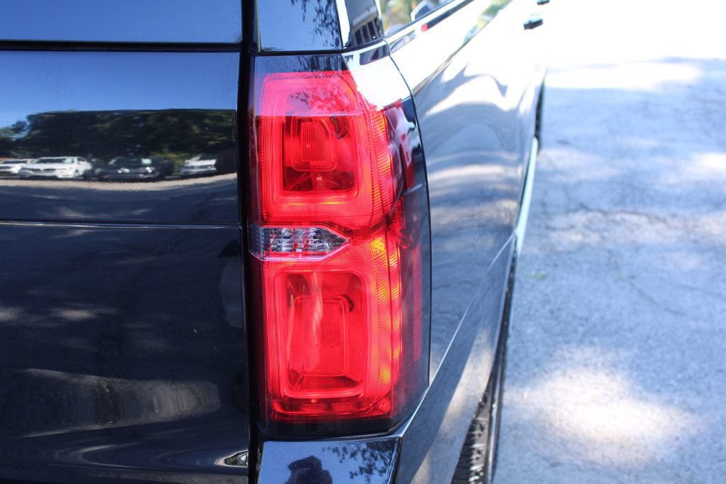 Used 2015 Chevrolet Suburban LS RWD image 10