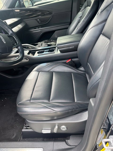 Used 2024 Lincoln Nautilus Premier w/ Jet Appearance Package AWD/4WD image 15
