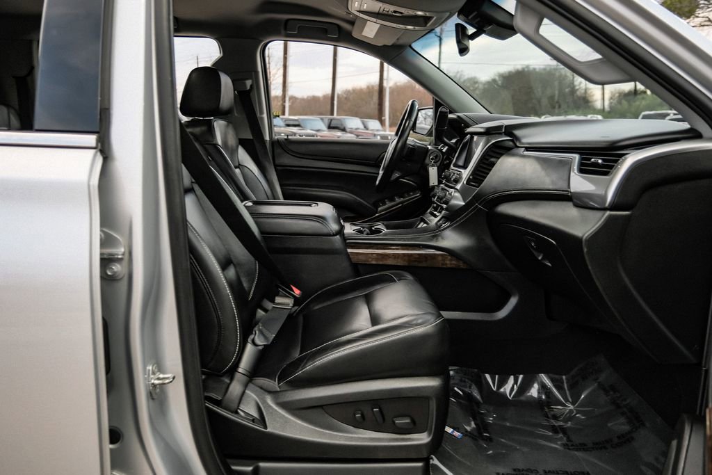 Used 2018 Chevrolet Suburban LT image 35