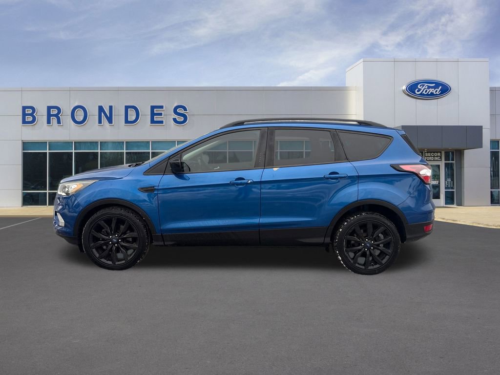 Used 2017 Ford Escape SE w/ Equipment Group 201A image 1