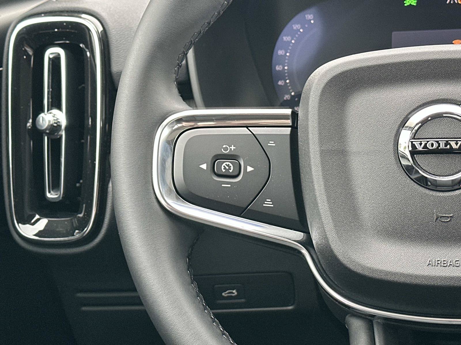New 2026 Volvo XC40 B4 Plus w/ Climate Package FWD image 8