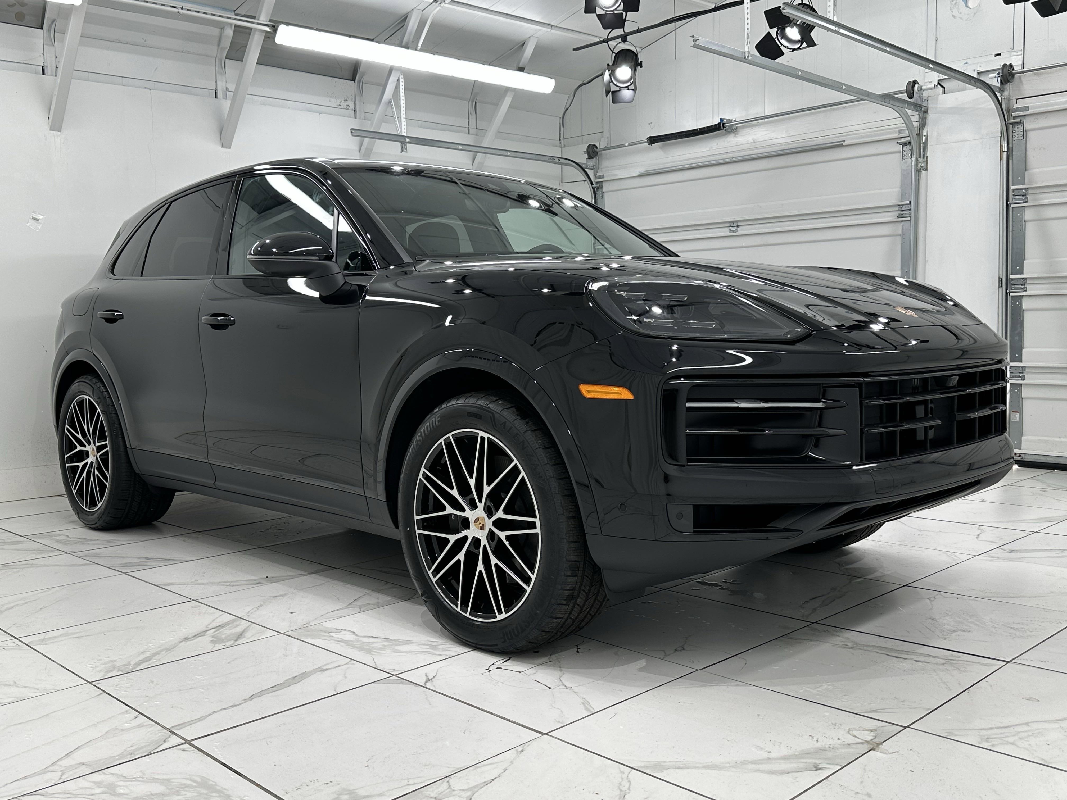 Certified 2025 Porsche Cayenne image 10