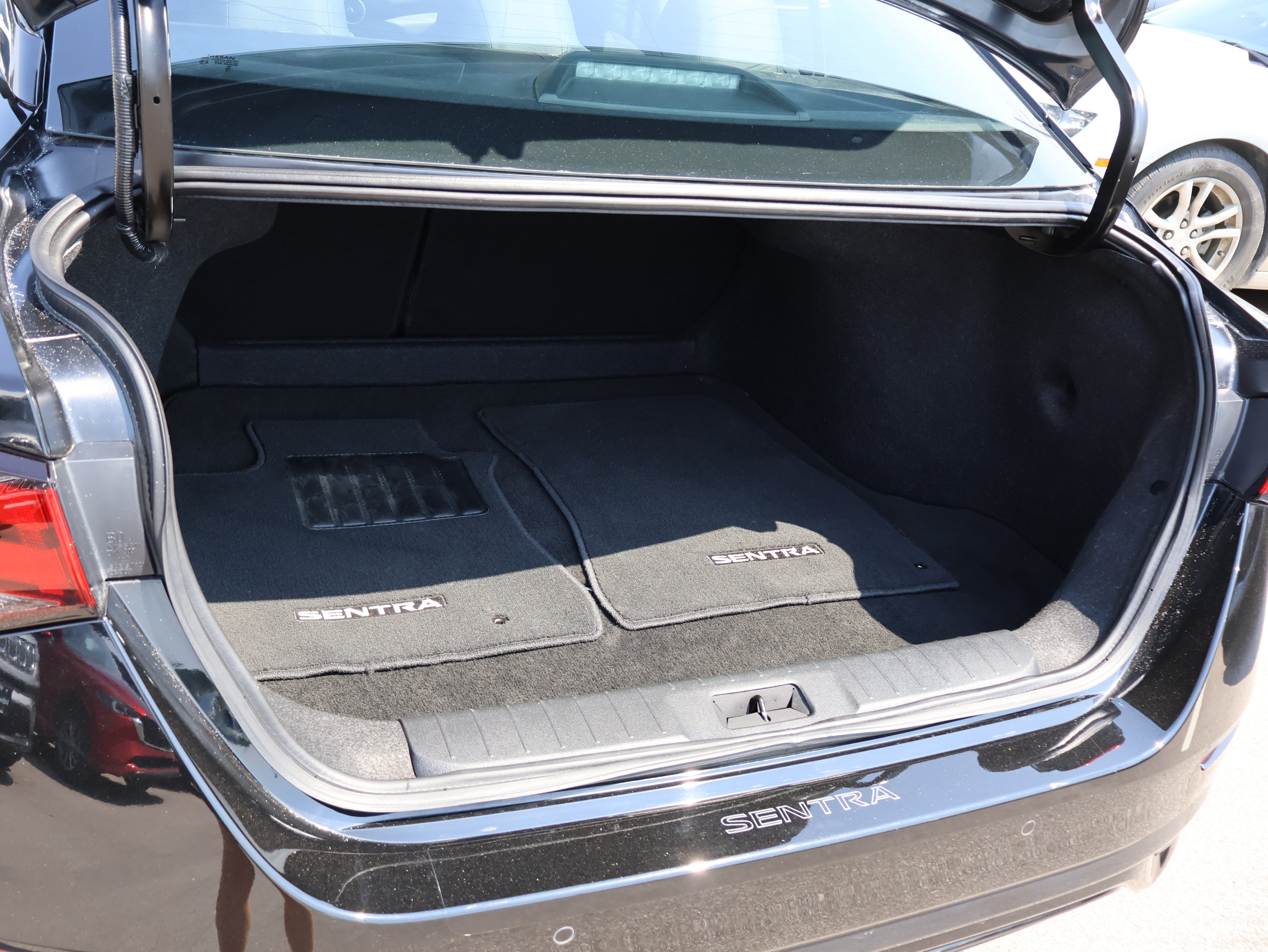 Used 2024 Nissan Sentra SR FWD image 8