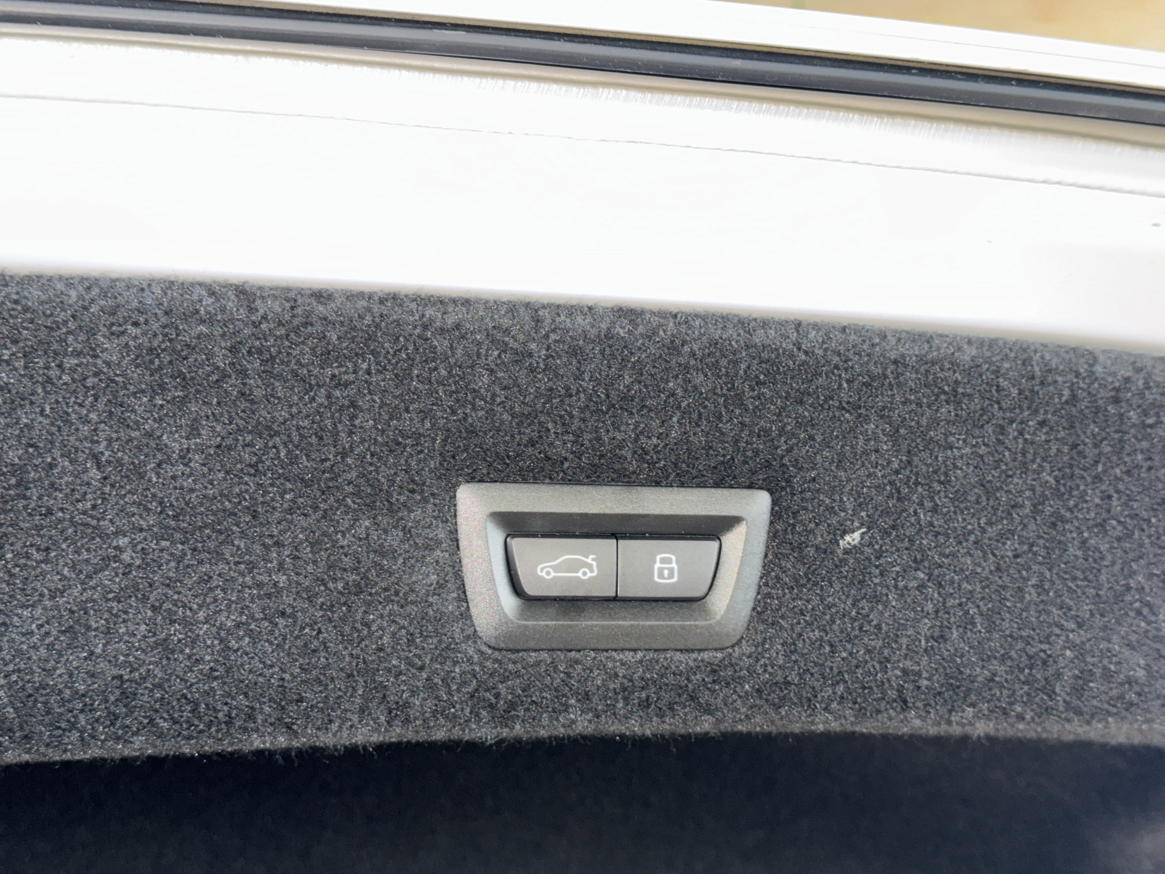 Used 2025 BMW 740i xDrive AWD/4WD image 16