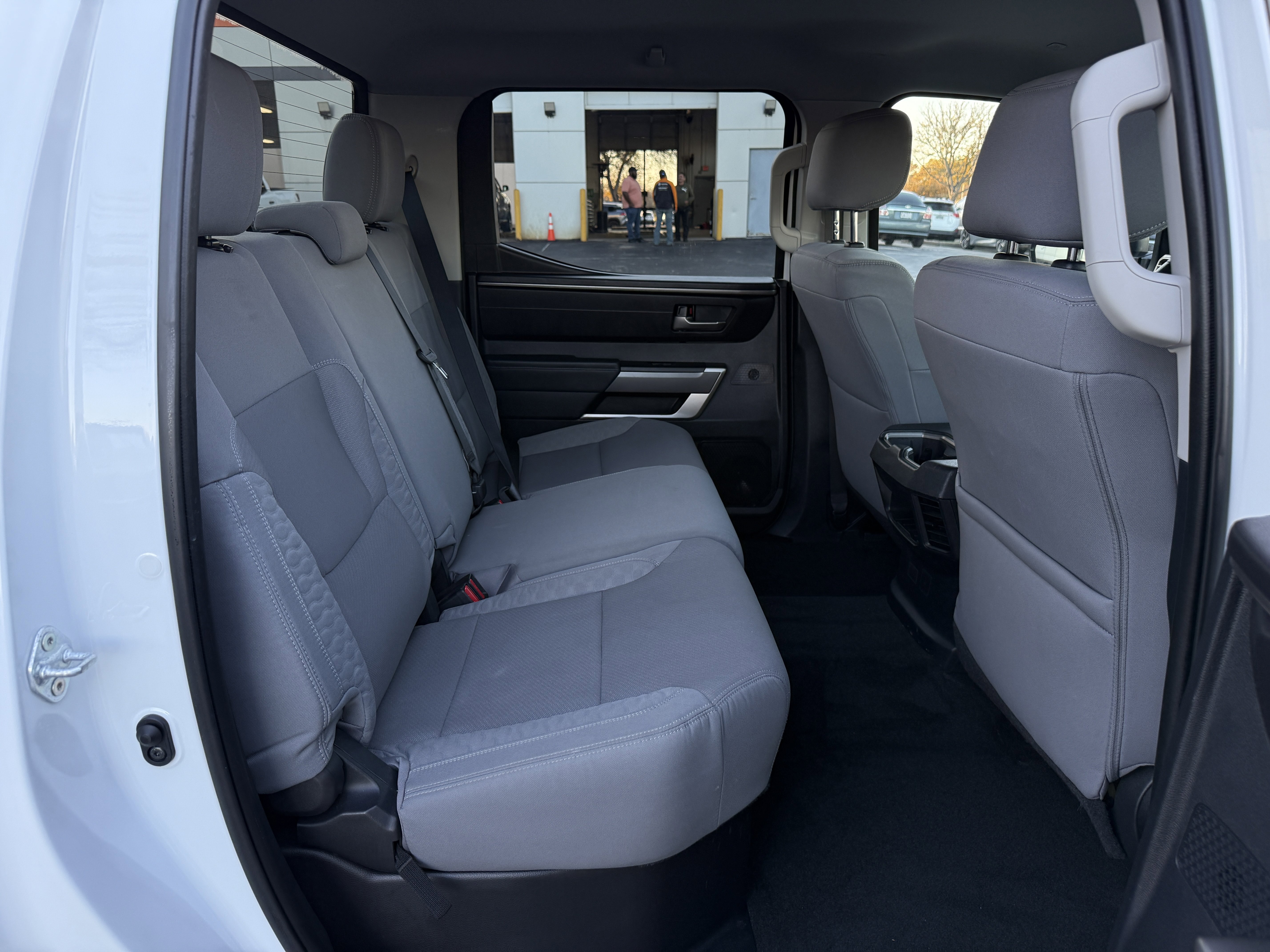 Used 2022 Toyota Tundra SR5 w/ SR5 Convenience Package image 33