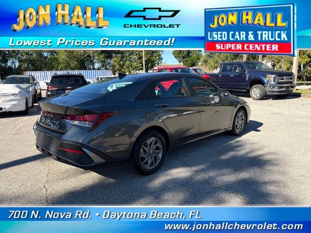 Used 2024 Hyundai Elantra SEL image 11
