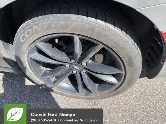 Used 2018 Dodge Charger SXT w/ Blacktop Package RWD image 9