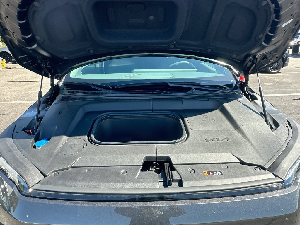New 2027 Kia EV3 Land FWD image 30