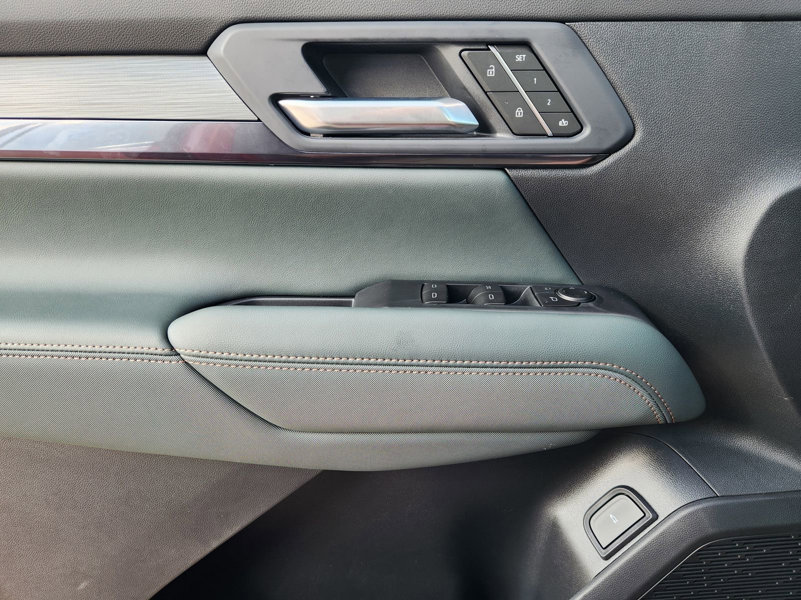 Used 2026 GMC Terrain AT4 w/ Convenience Package III image 25