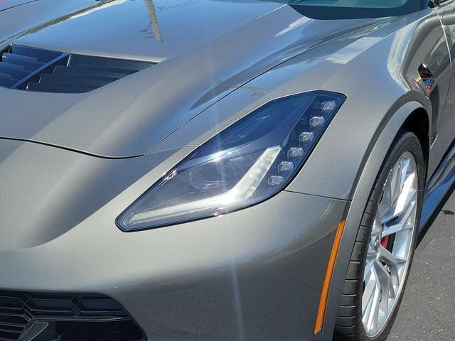 Used 2015 Chevrolet Corvette Z06 w/ 3LZ Preferred Equipment Group RWD image 9