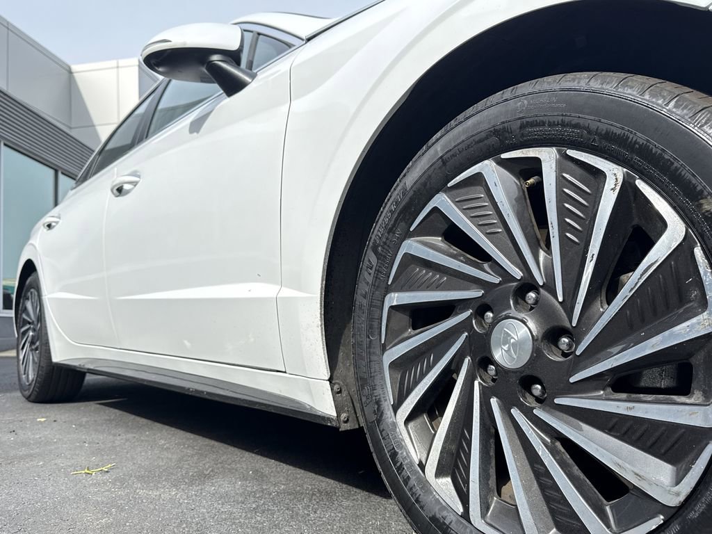 Used 2023 Hyundai Sonata Limited w/ Cargo Package image 9