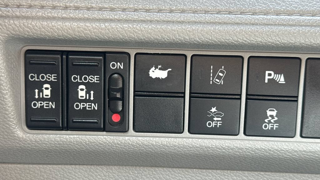 Used 2018 Honda Odyssey Elite image 44