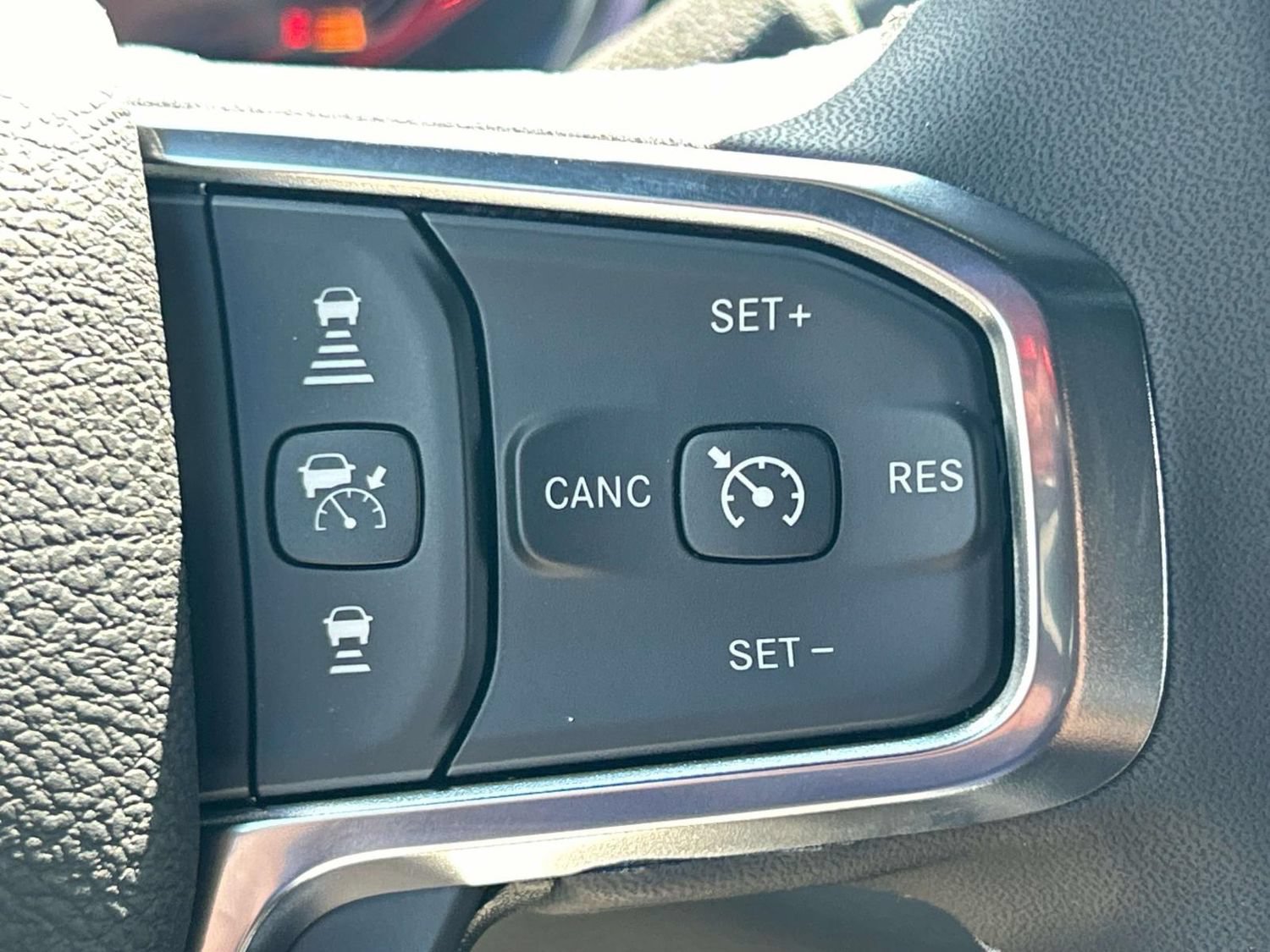 New 2026 RAM 2500 Laramie w/ Night Edition AWD/4WD image 32