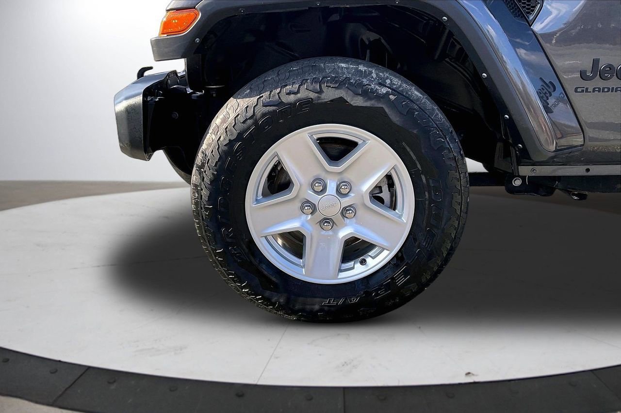 Certified 2022 Jeep Gladiator Sport image 33
