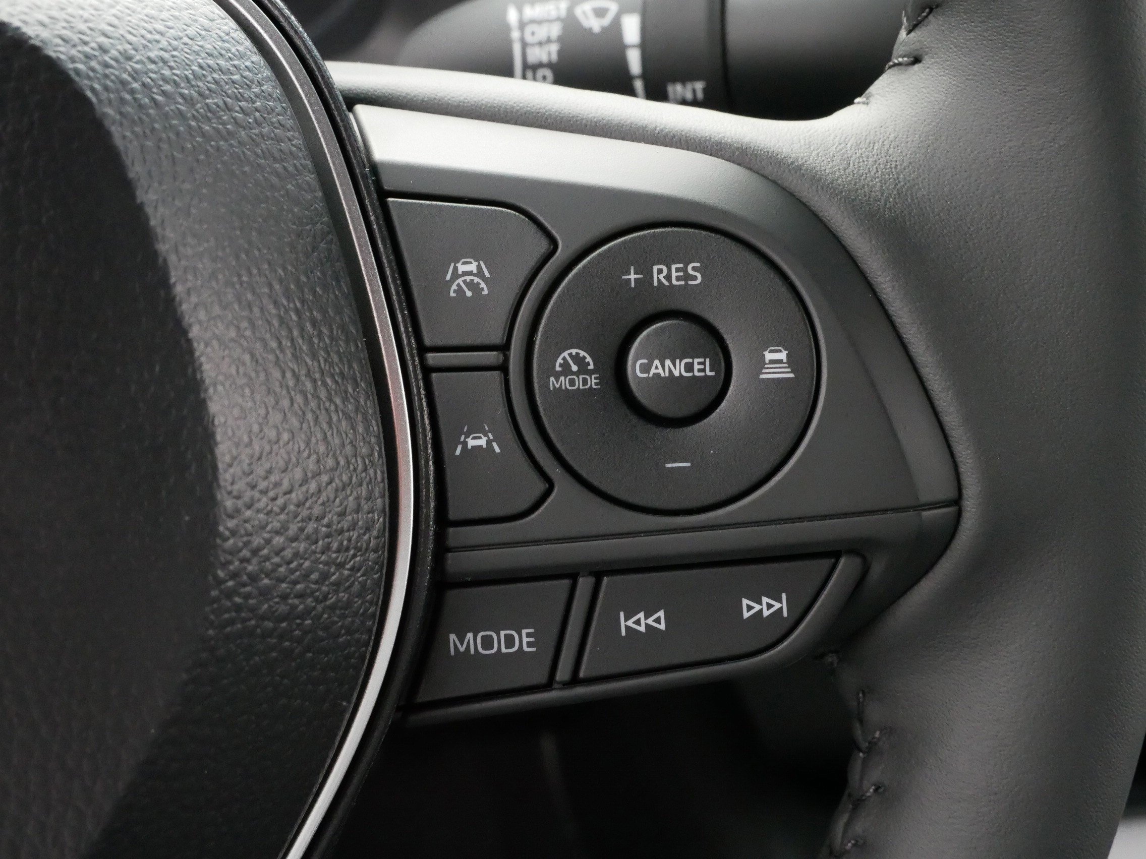 Certified 2025 Toyota Corolla SE image 25