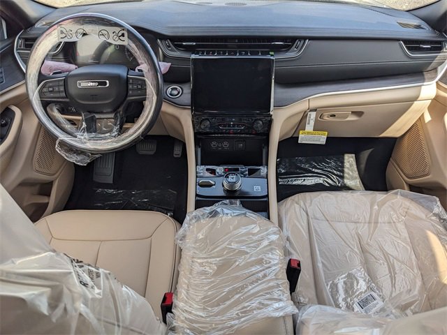 New 2025 Jeep Grand Cherokee Limited image 13