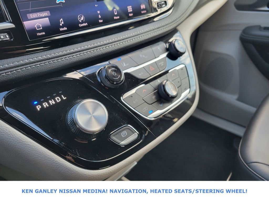 Used 2024 Chrysler Pacifica Select image 27